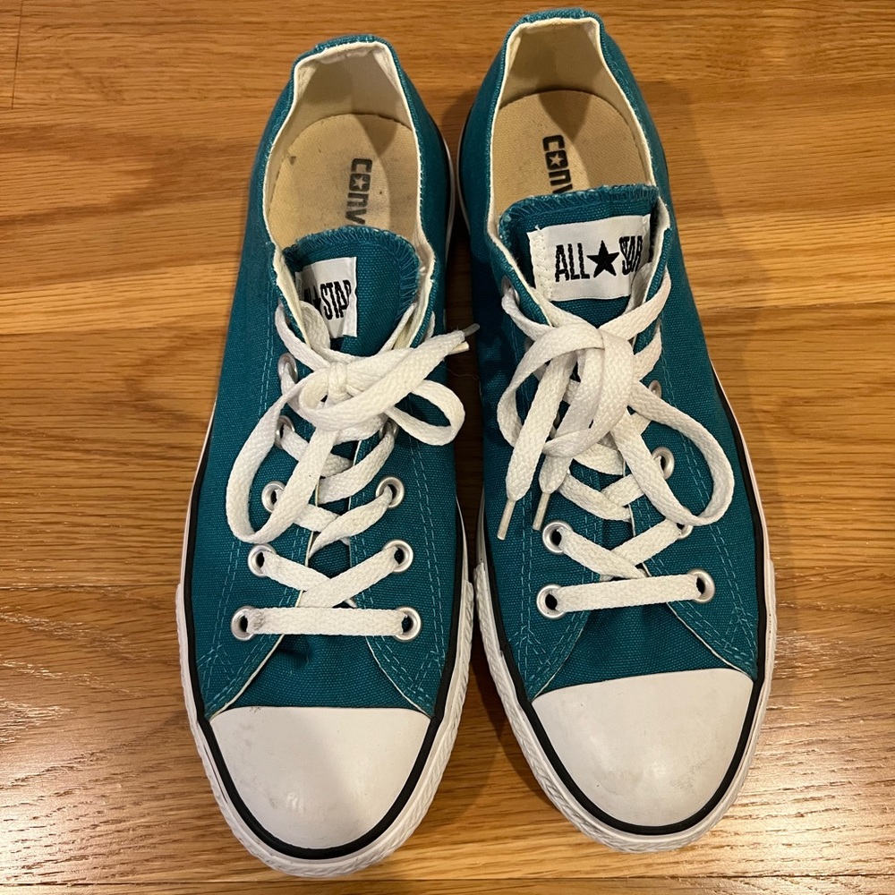 Lightly used converse all stars! - Picture 3 of 6